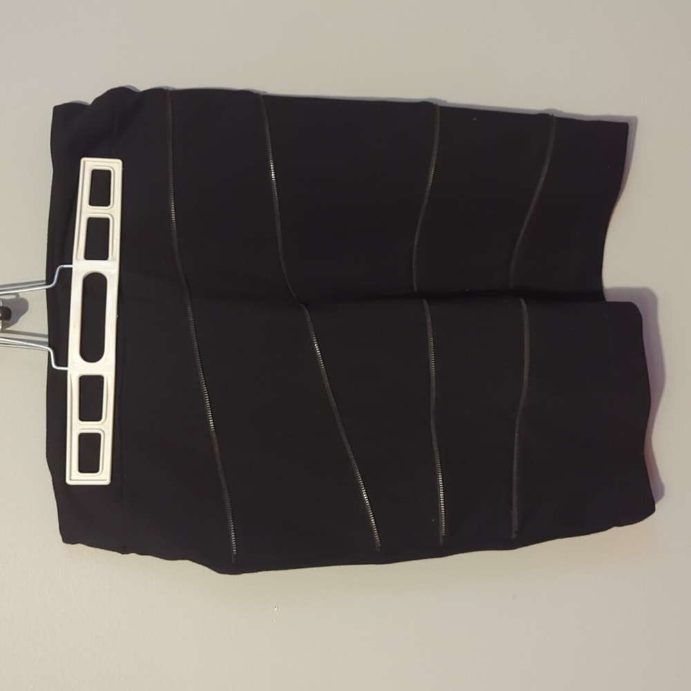 Studio Point Black Skirt with Zipper